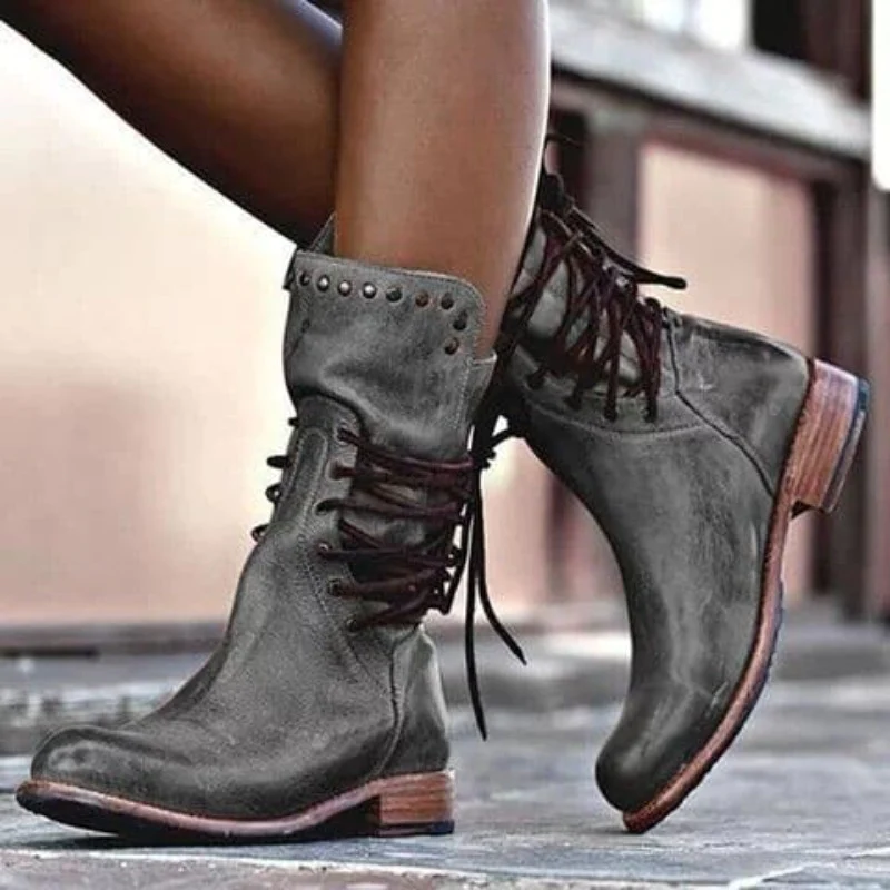 Ilaria | Stivaletti Borchiati a Metà Polpaccio