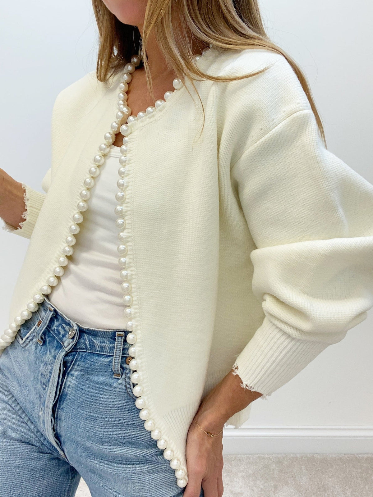 Cardigan elegante Amaraine adornato di perle