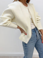 Cardigan elegante Amaraine adornato di perle