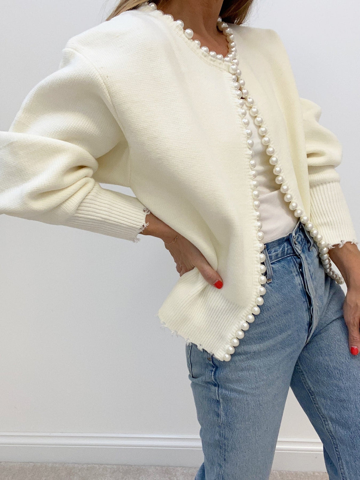 Cardigan elegante Amaraine adornato di perle