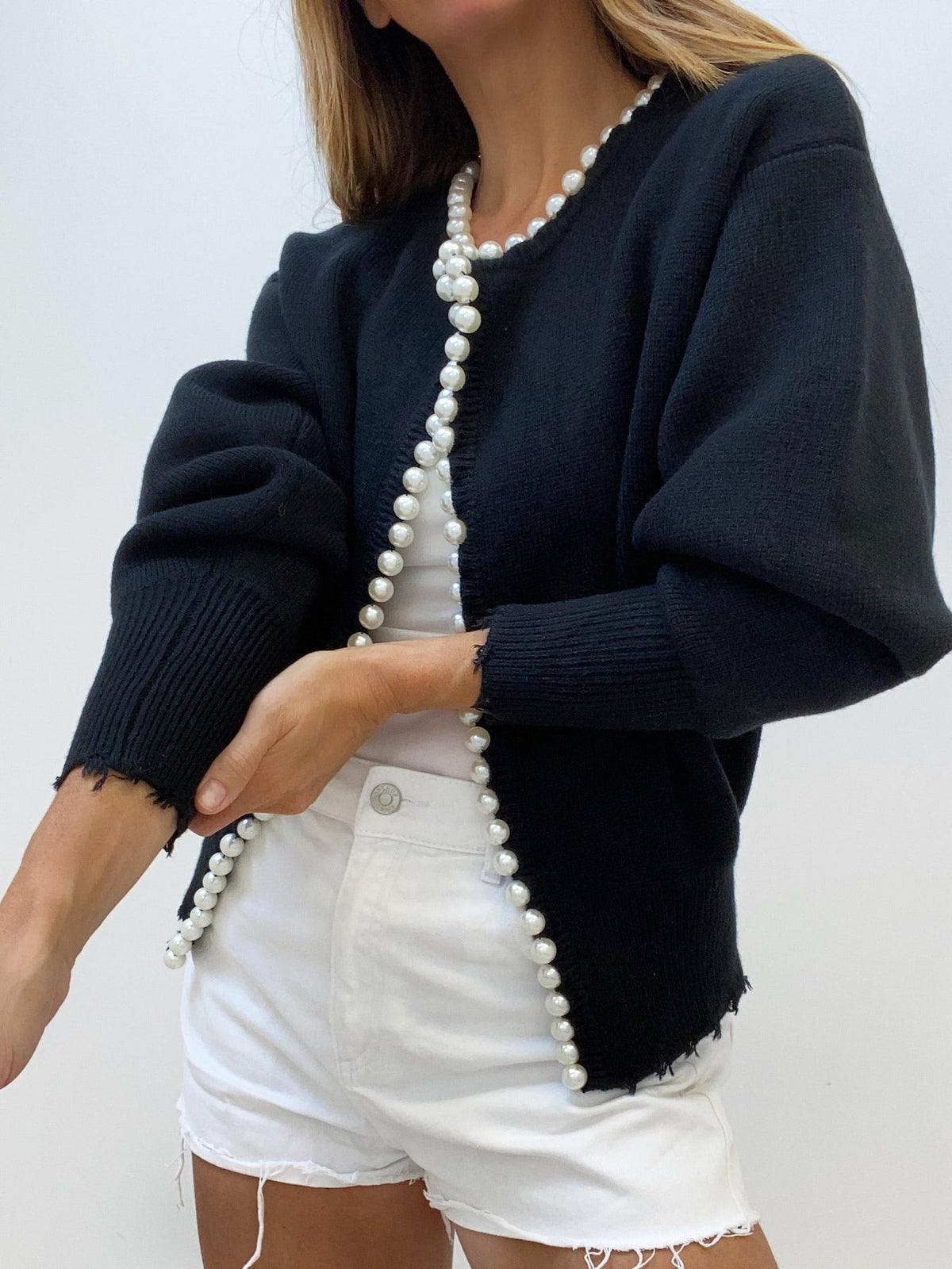 Cardigan elegante Amaraine adornato di perle