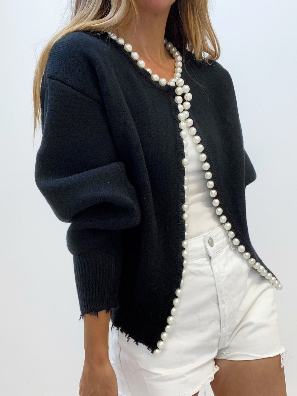 Cardigan elegante Amaraine adornato di perle