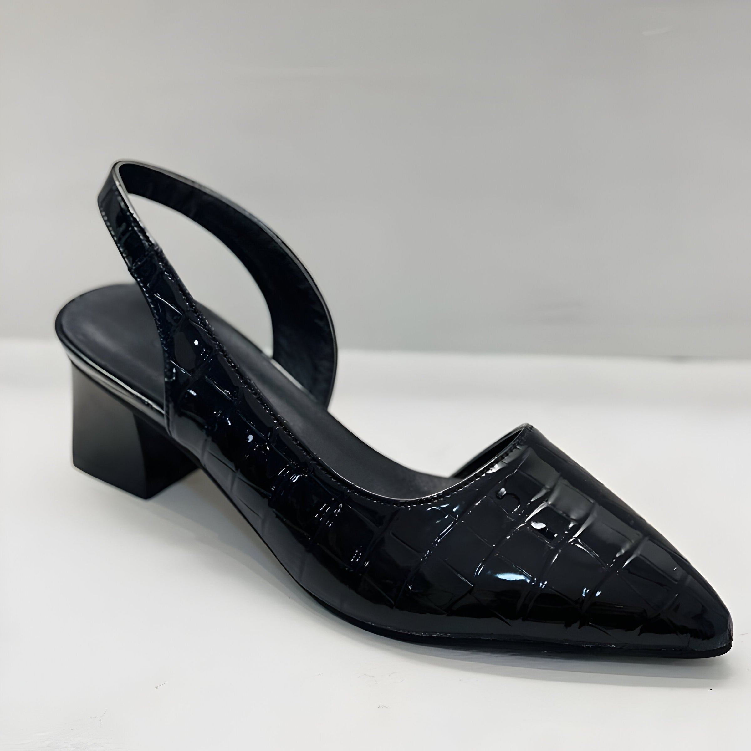 Lynn | Escarpins slingback à talon bloc élégant