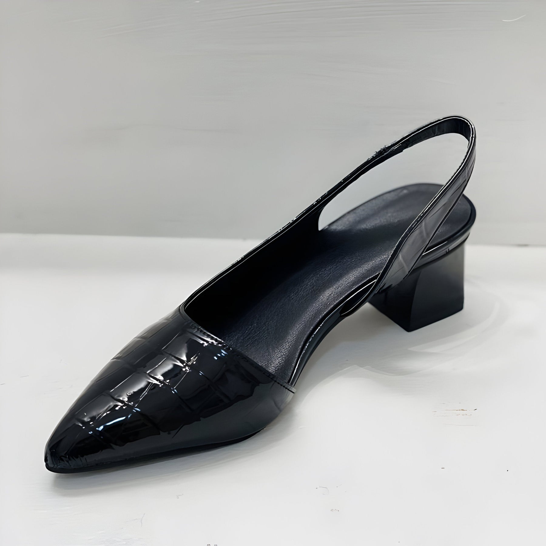 Lynn | Escarpins slingback à talon bloc élégant