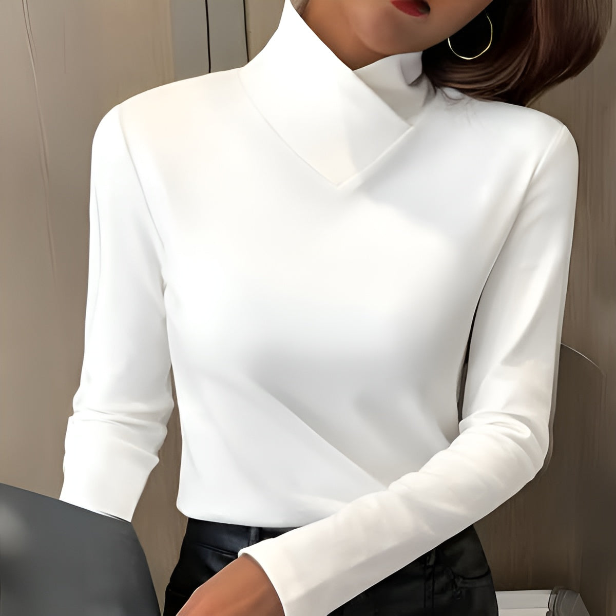 Corinna | Top Elegante con Collo Alto