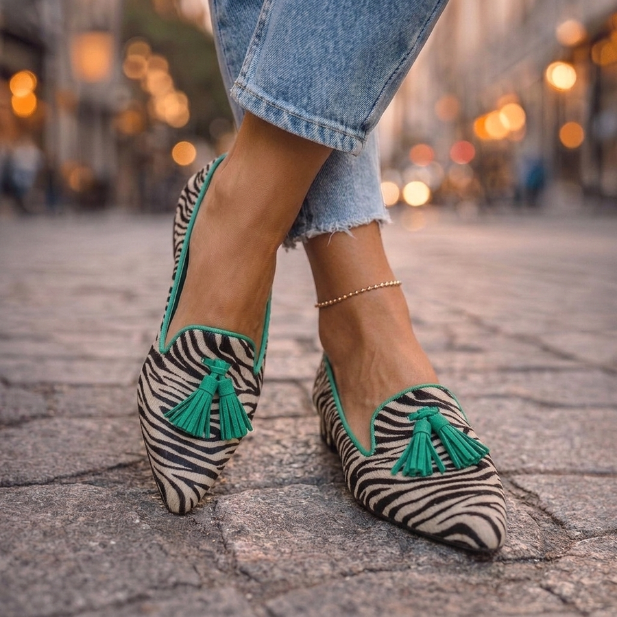 Alessia | Ballerine a Punta in Suede con Nappine